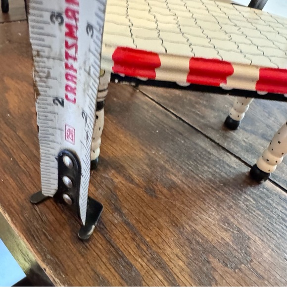 Vintage dollhouse furniture chicken hand painted table and chairs - Picture 8 of 9